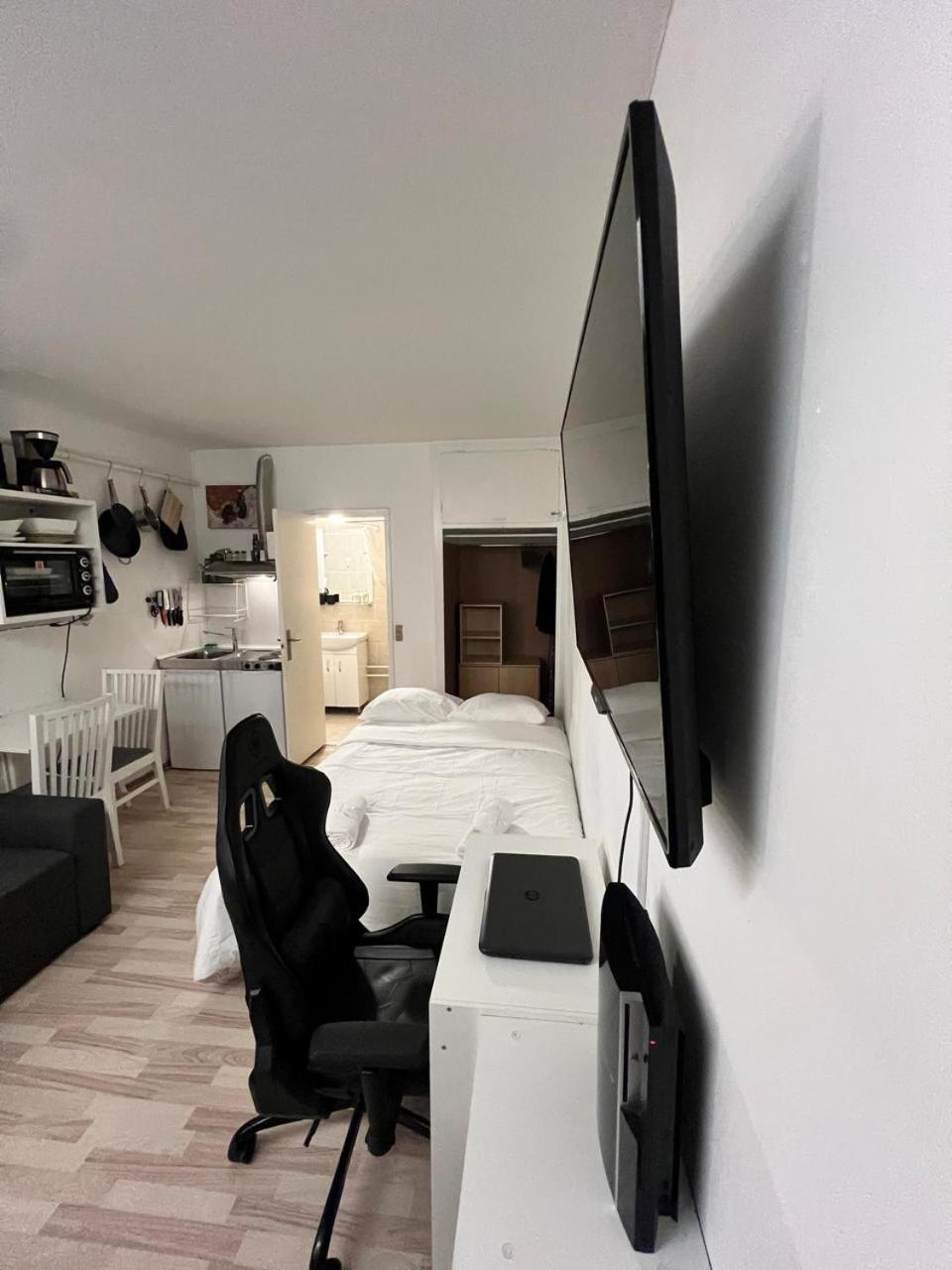In Airport Area Apartment